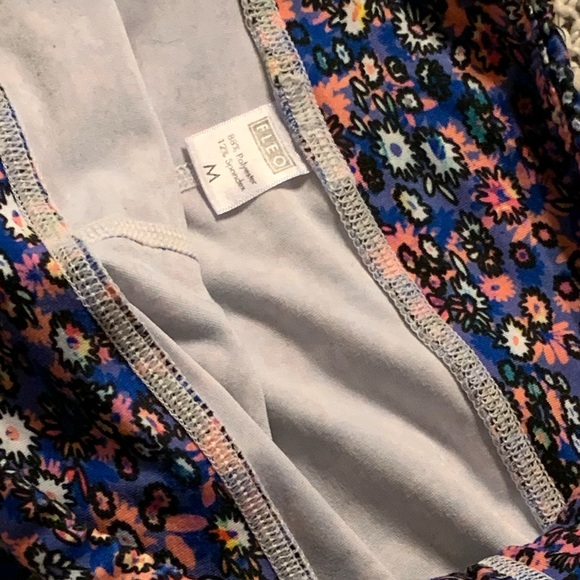 Fleo shorts 🌸🌼partnered with Junk🌼🌸- Medium - Picture 2 of 4